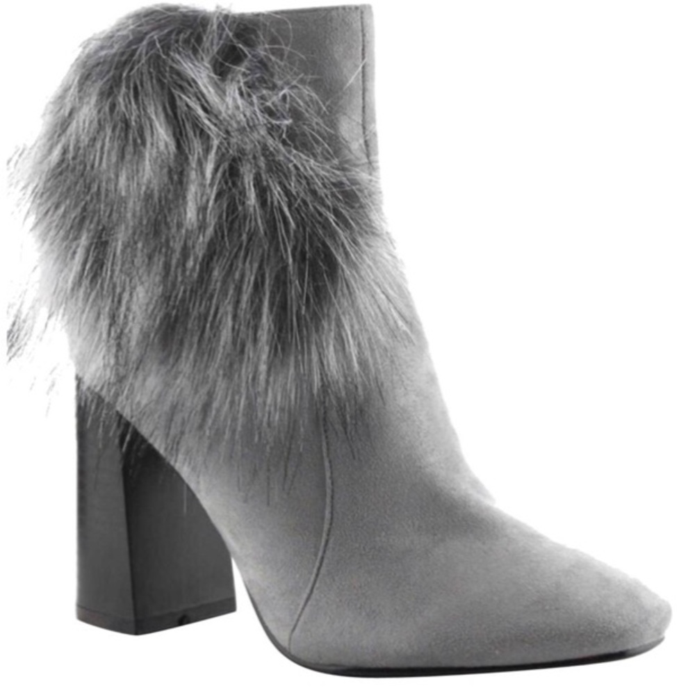 Chic Cape Robbin Suede Boots 😍